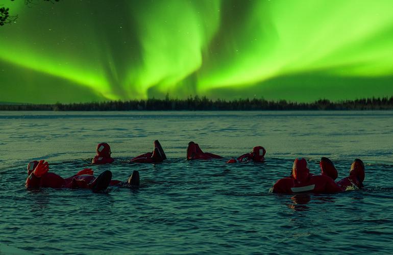 aurores-boreales-cercle-polaire-ice-floating