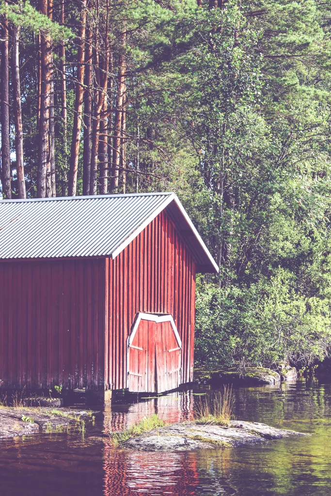 explorer-suede-insolite-canoe-maison-scandinave